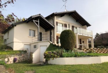 Villa individuelle 5 pièces avec belle vue lac et grand jardin