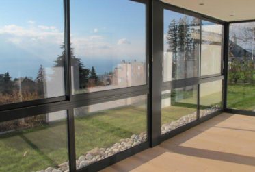 SPLENDIDE 3.5 PIECES AVEC JARDIN PRIVATIF ET VUE LAC