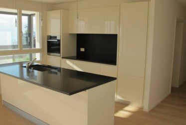 SPLENDIDE 3.5 PIECES AVEC JARDIN PRIVATIF ET VUE LAC