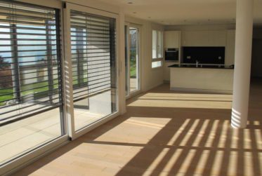 SPLENDIDE 3.5 PIECES AVEC JARDIN PRIVATIF ET VUE LAC