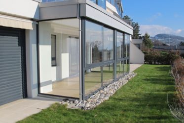 SPLENDIDE 4.5 PIECES AVEC JARDIN PRIVATIF ET VUE LAC