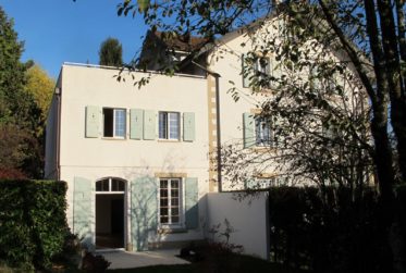 PRIX SPECIAL - JOLIE VILLA MITOYENNE AVEC JARDIN PRIVE A VERNIER