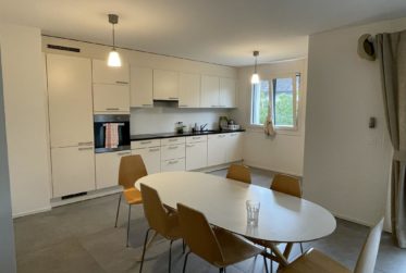 Rare à la location : 5.5 pièces moderne et calme, avec balcon, à Meyrin, proche de l'hôpital de la Tour