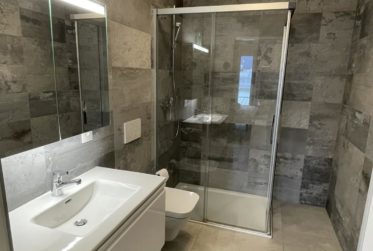 Rare à la location : 5.5 pièces moderne et calme, avec balcon, à Meyrin, proche de l'hôpital de la Tour