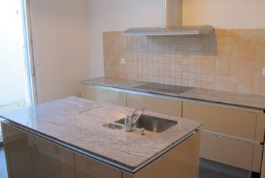 PRIX SPECIAL - JOLIE VILLA MITOYENNE AVEC JARDIN PRIVE A VERNIER