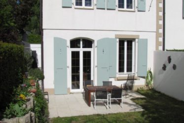 PRIX SPECIAL - JOLIE VILLA MITOYENNE AVEC JARDIN PRIVE A VERNIER