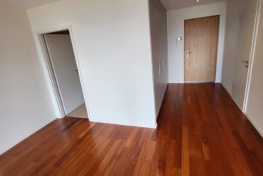 SPLENDIDE APPARTEMENT EN REZ DE JARDIN AVEC VUE LAC ET MONTAGNES A LUTRY