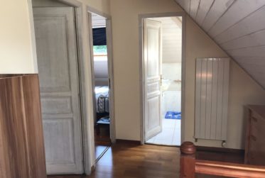 TRES BELLE PROPRIETE 9 PIECES AU PETIT SACONNEX AVEC GRAND JARDIN ET AU CALME