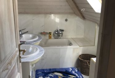 TRES BELLE PROPRIETE 9 PIECES AU PETIT SACONNEX AVEC GRAND JARDIN ET AU CALME
