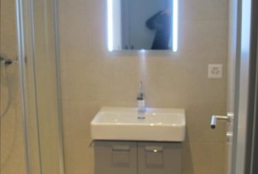Beau studio meublé renové à Champel