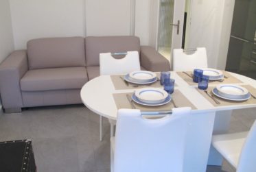 Beau studio meublé renové à Champel
